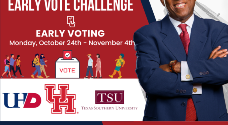 Mayor Turner encourages young people to help decide the future with Early Voting Challenge at Houston college campuses