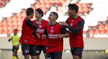 Fuerte ladrido de los cachorros en el Mictlán