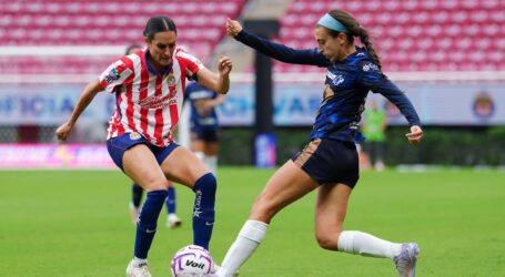 Pumas suma victoria clave en Guadalajara